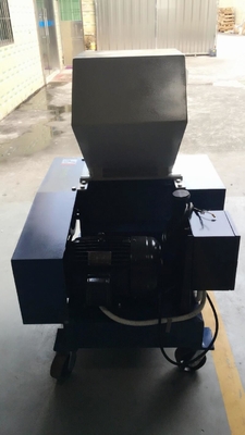 Пластмасса 7.5KW изменяет высокоскоростной цвет серого цвета машины OG-10FS Pulverizer гранулятора